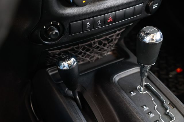 2014 Jeep Wrangler Unlimited 4WD 4dr Sport - 22923084 - 37