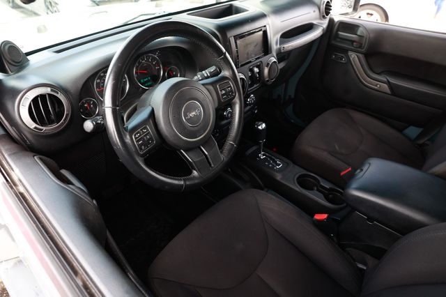 2014 Jeep Wrangler Unlimited 4WD 4dr Sport - 22923084 - 3