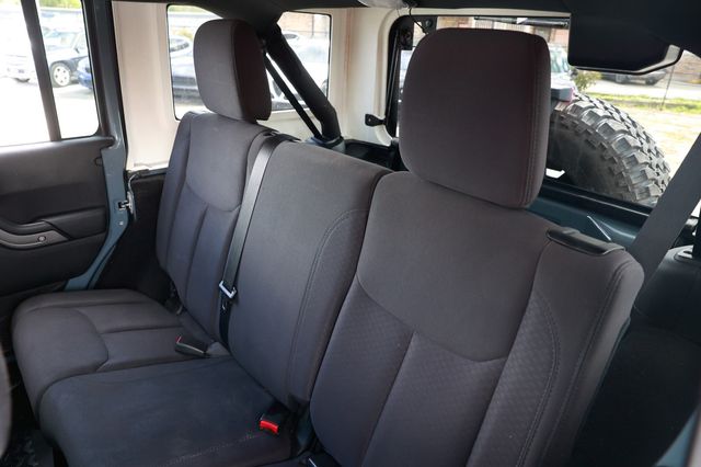 2014 Jeep Wrangler Unlimited 4WD 4dr Sport - 22923084 - 7