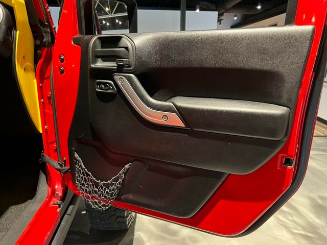 2014 Jeep Wrangler Unlimited Rubicon/6SpeedManual/FoxShocks/CorbeauSeats/RollCage/XRC Winch - 22840607 - 34