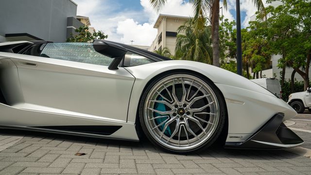 2014 Lamborghini Aventador 2dr Convertible 50th Anniversario - 22875851 - 11