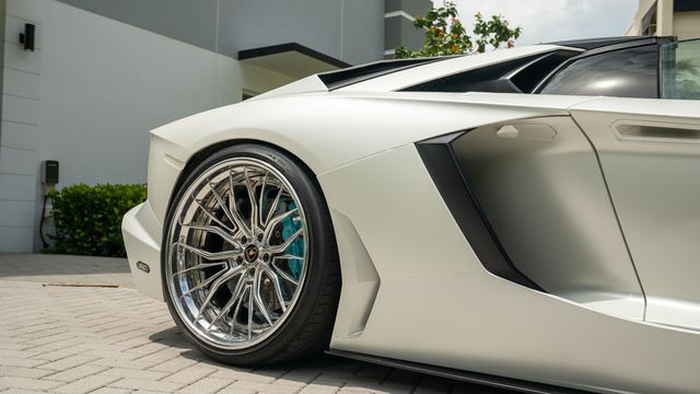 2014 Lamborghini Aventador 2dr Convertible 50th Anniversario - 22875851 - 31