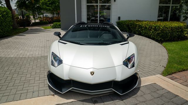 2014 Lamborghini Aventador 2dr Convertible 50th Anniversario - 22875851 - 4