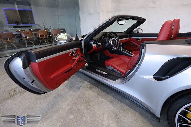 2014 Porsche 911 2dr Cabriolet Turbo S - 22886118 - 18