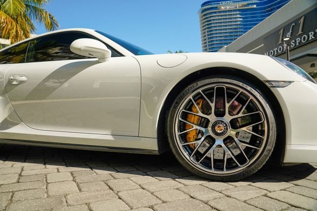 2014 Porsche 911 2dr Coupe Turbo S - 22932983 - 35