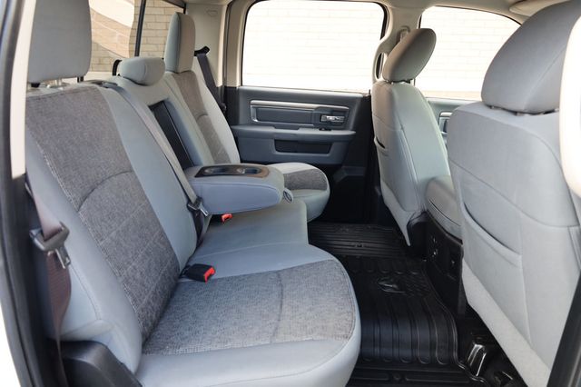 2014 Ram 1500 2WD Crew Cab 140.5" Lone Star - 22903057 - 22