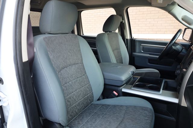 2014 Ram 1500 2WD Crew Cab 140.5" Lone Star - 22903057 - 27