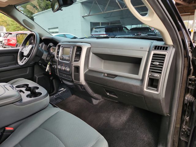 2014 Ram 1500 4WD Crew Cab 140.5'' Express with V8 HEMI & Black Express Group - 22934240 - 12