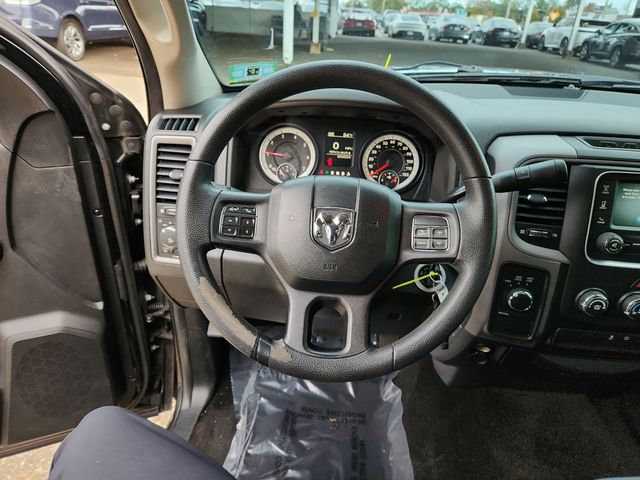 2014 Ram 1500 4WD Crew Cab 140.5'' Express with V8 HEMI & Black Express Group - 22934240 - 14