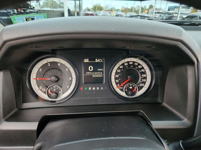 2014 Ram 1500 4WD Crew Cab 140.5'' Express with V8 HEMI & Black Express Group - 22934240 - 17