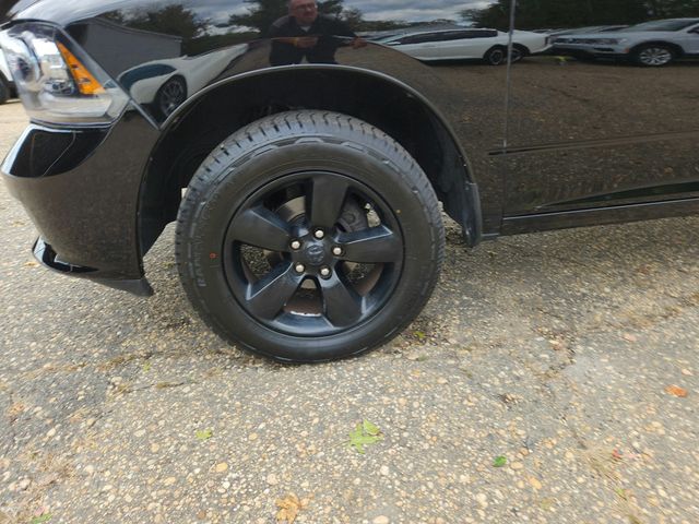 2014 Ram 1500 4WD Crew Cab 140.5'' Express with V8 HEMI & Black Express Group - 22934240 - 19