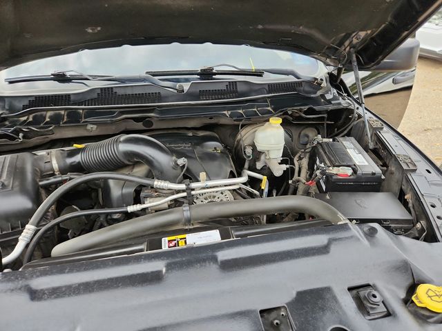 2014 Ram 1500 4WD Crew Cab 140.5'' Express with V8 HEMI & Black Express Group - 22934240 - 21