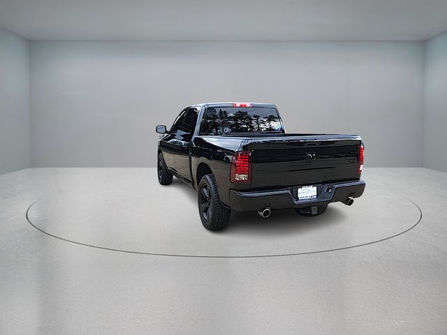 2014 Ram 1500 4WD Crew Cab 140.5'' Express with V8 HEMI & Black Express Group - 22934240 - 2