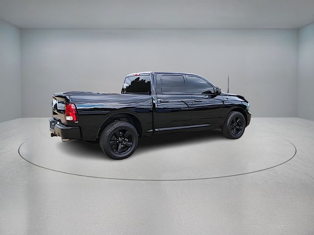 2014 Ram 1500 4WD Crew Cab 140.5'' Express with V8 HEMI & Black Express Group - 22934240 - 4