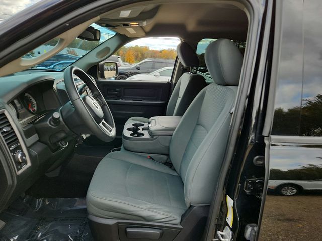 2014 Ram 1500 4WD Crew Cab 140.5'' Express with V8 HEMI & Black Express Group - 22934240 - 8