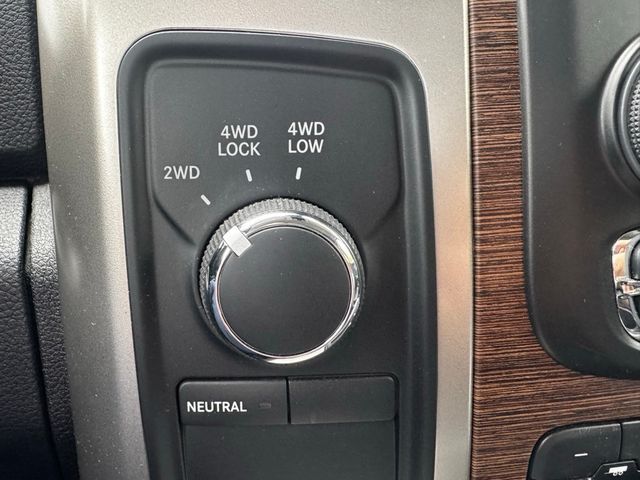 2014 Ram 3500 4WD Crew Cab 149" Laramie - 22936697 - 16