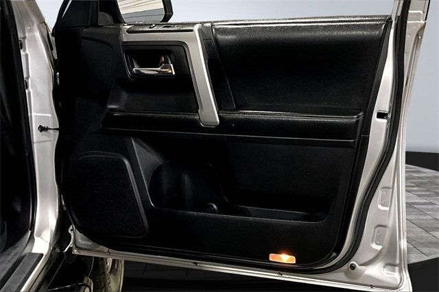 2014 Toyota 4Runner 4WD 4dr V6 SR5 - 22936869 - 14