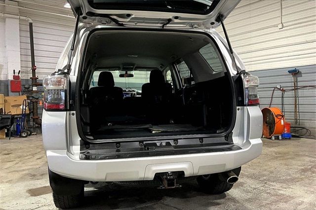 2014 Toyota 4Runner 4WD 4dr V6 SR5 - 22936869 - 32