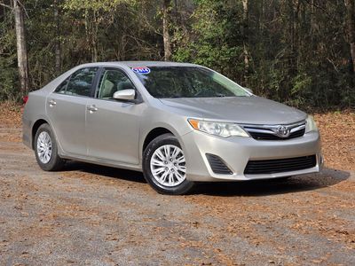 2014 Toyota Camry LE's photo