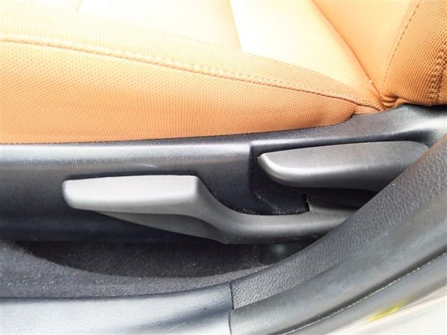 2014 Toyota Corolla 4dr Sdn CVT LE - 16925879 - 19