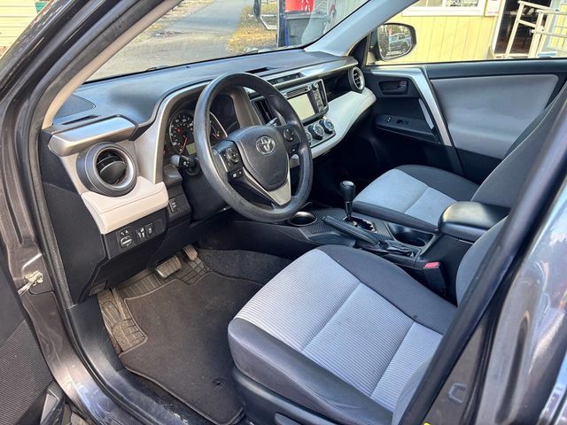 2014 Toyota RAV4 AWD 4dr LE - 22935105 - 15