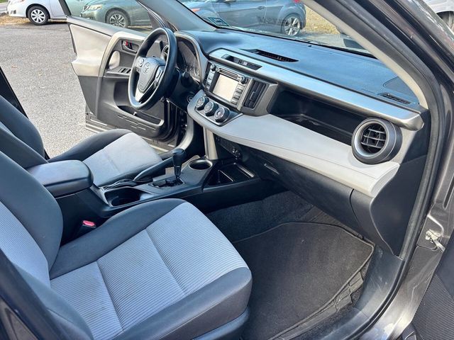 2014 Toyota RAV4 AWD 4dr LE - 22935105 - 21