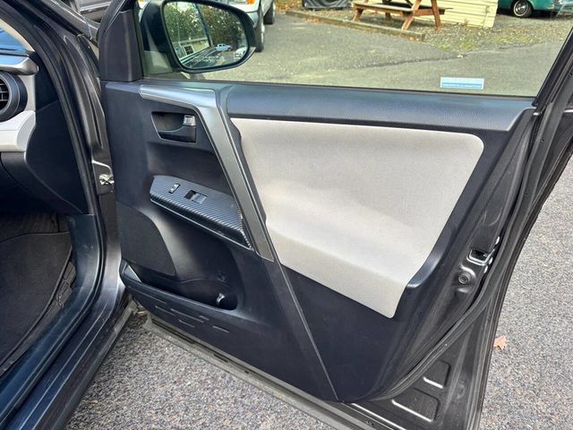 2014 Toyota RAV4 AWD 4dr LE - 22935105 - 25