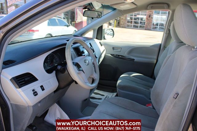 2014 Toyota Sienna 5dr 7-Passenger Van V6 L FWD - 22409878 - 9