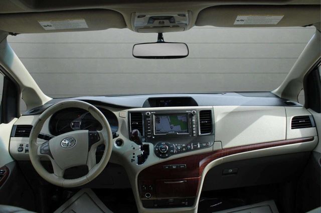 2014 Toyota Sienna 5dr 7-Passenger Van V6 XLE AWD - 22928590 - 20