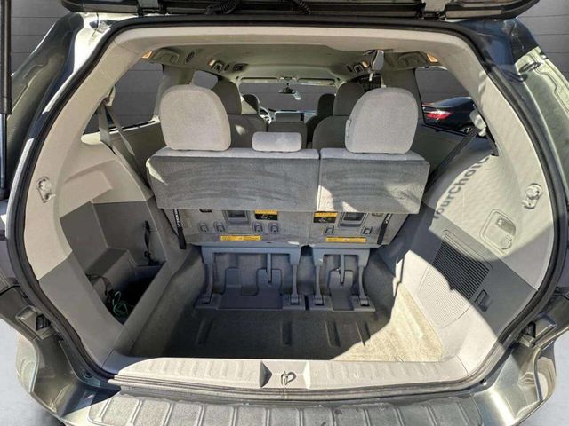 2014 Toyota Sienna LE 8 Passenger 4dr Mini Van - 22936980 - 5
