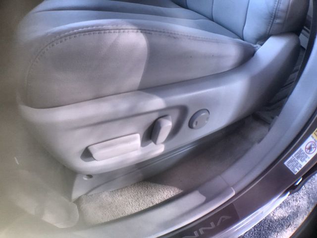 2014 Toyota Sienna XLE - 22907276 - 12