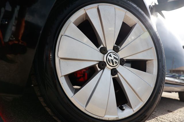2014 Volkswagen Beetle Coupe 2dr DSG 2.0T Turbo R-Line PZEV - 22935468 - 35