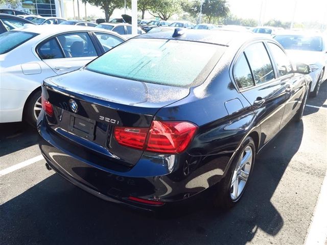 2015 BMW 3 Series 320i - 17046325 - 3
