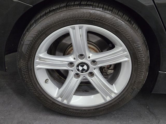 2015 BMW 3 Series 320i xDrive - 22903997 - 5