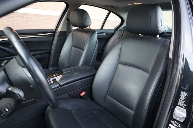 2015 BMW 5 Series 528i xDrive - 22936081 - 10