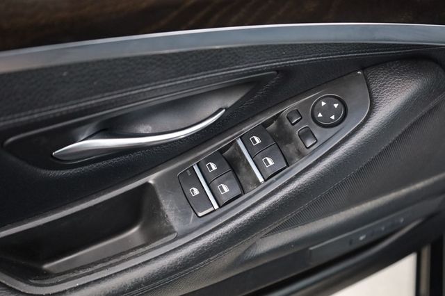 2015 BMW 5 Series 528i xDrive - 22936081 - 32