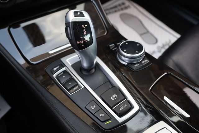 2015 BMW 5 Series 528i xDrive - 22936081 - 37