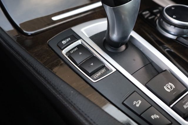 2015 BMW 5 Series 528i xDrive - 22936081 - 8