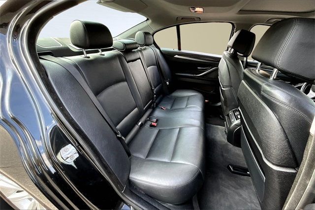 2015 BMW 5 Series 535i xDrive - 22897984 - 13