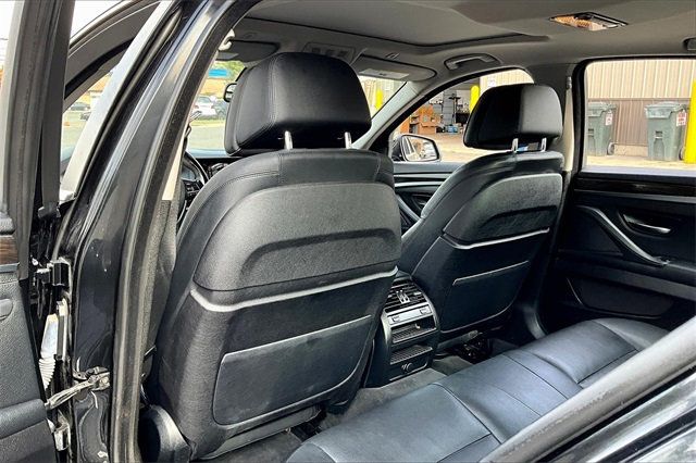 2015 BMW 5 Series 535i xDrive - 22897984 - 17