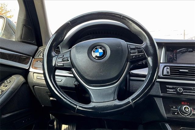 2015 BMW 5 Series 535i xDrive - 22897984 - 19