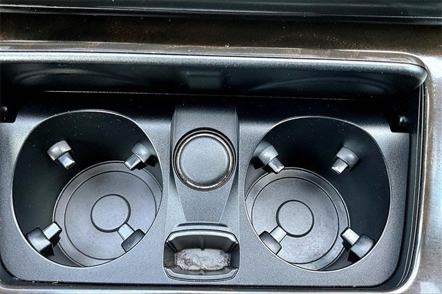 2015 BMW 5 Series 535i xDrive - 22897984 - 24