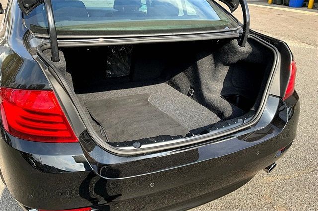 2015 BMW 5 Series 535i xDrive - 22897984 - 34