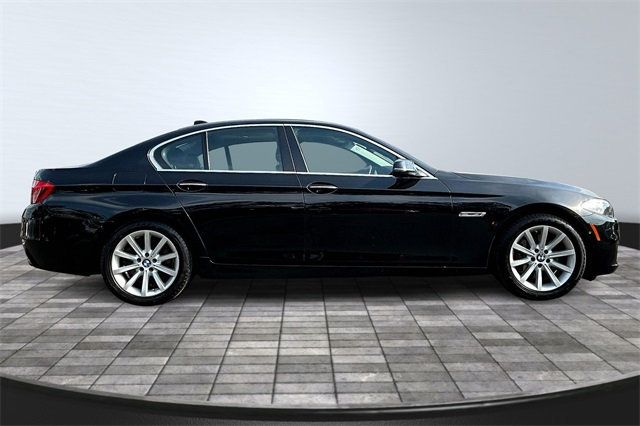 2015 BMW 5 Series 535i xDrive - 22897984 - 7