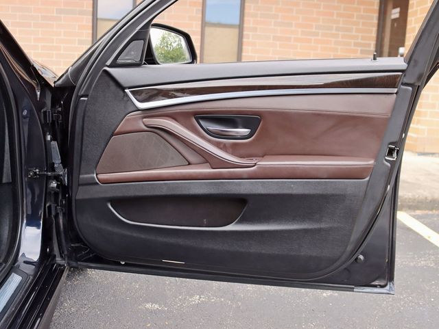 2015 BMW 5 Series 535i xDrive M-Sport - 22928073 - 31