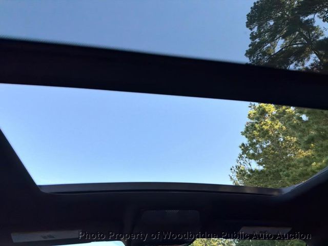 2015 BMW 5 Series 550i xDrive - 22939358 - 9