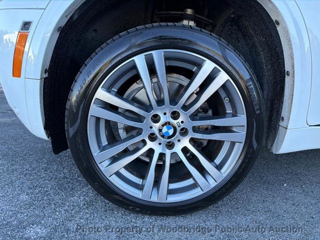 2015 BMW 5 Series 550i xDrive - 22939358 - 12