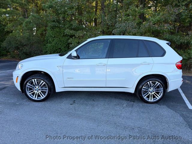 2015 BMW 5 Series 550i xDrive - 22939358 - 3