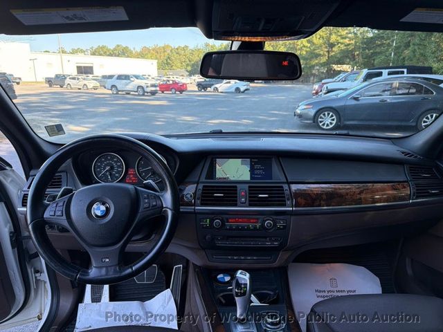 2015 BMW 5 Series 550i xDrive - 22939358 - 7