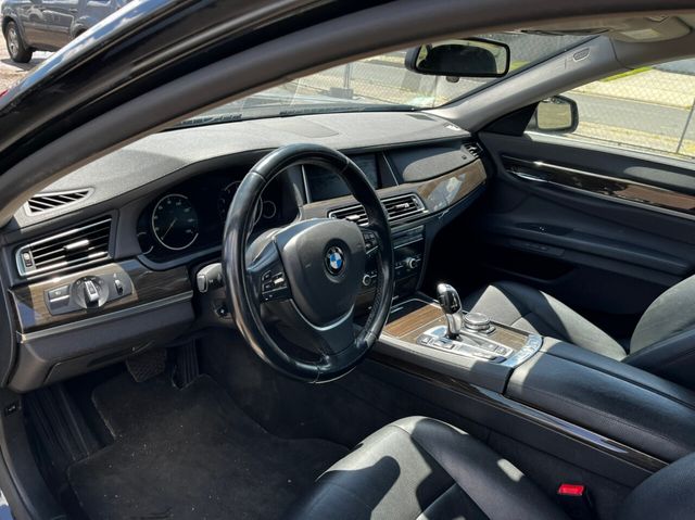 2015 BMW 7 Series AWD / 740Li / xDRIVE - 21366411 - 4